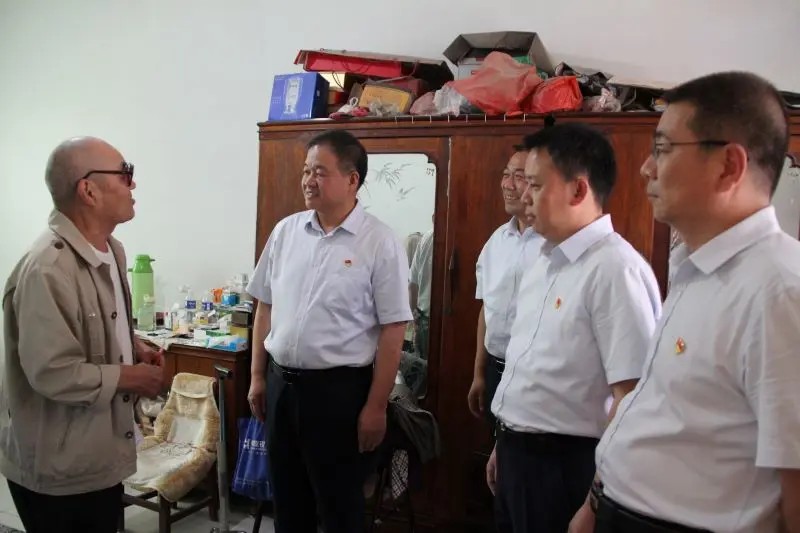 博農(nóng)集團(tuán)領(lǐng)導(dǎo)走訪(fǎng)慰問(wèn)老黨員、困難黨員